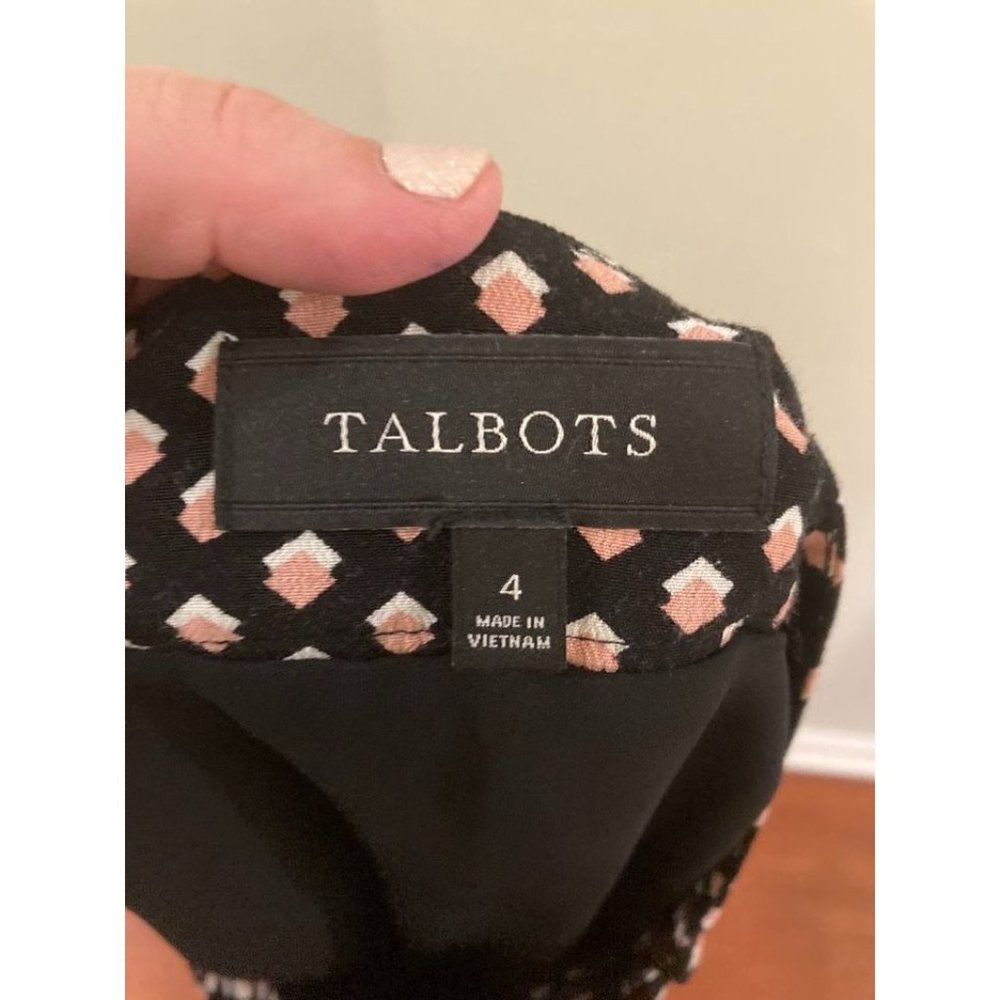 TALBOTS Geo Printed Pleated Knee Length Skirt. Size 4 - Picture 4 of 6
